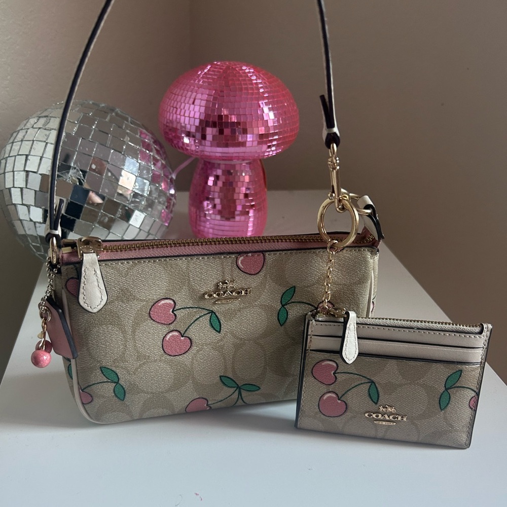 Coach heart cherry nolita